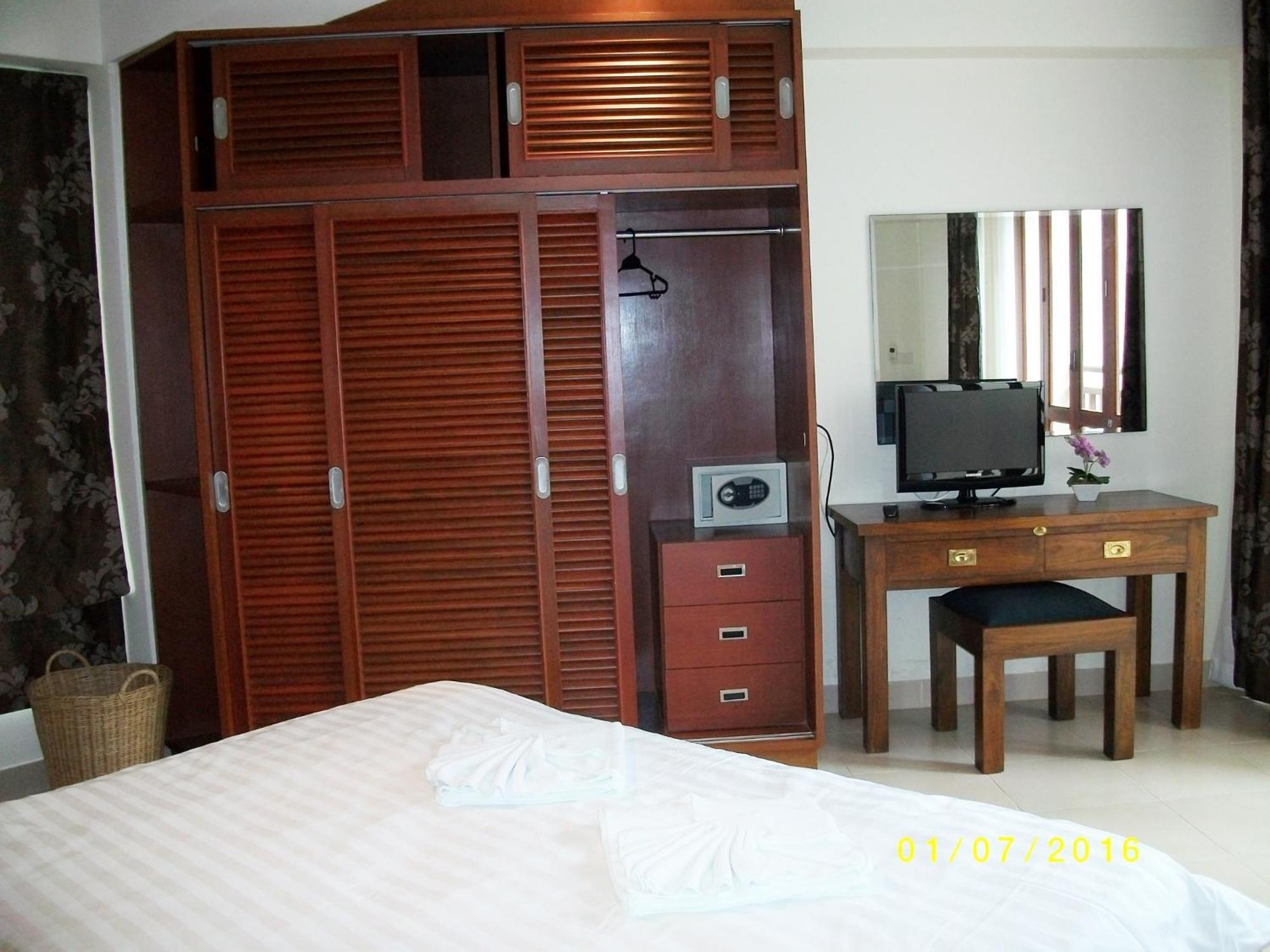 The Oriental Tropical Beach At Vip Resort Ban Phe Esterno foto